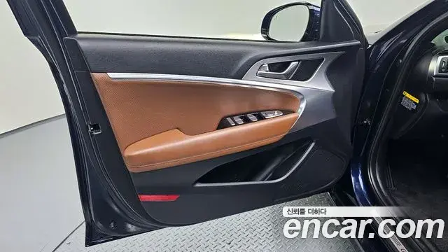 Genesis G70 2019 — Photo 7/35