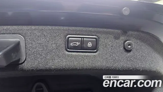 Genesis G70 2019 — Photo 15/35