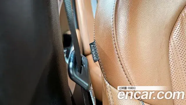 Genesis G70 2019 — Photo 29/35