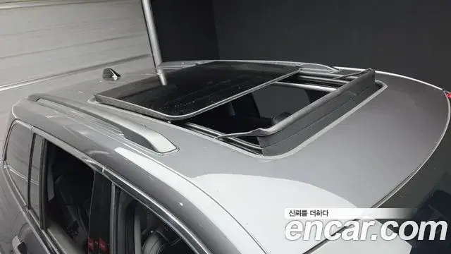Jeep Grand Cherokee 2023 — Photo 20/32