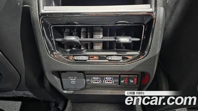 Jeep Grand Cherokee 2023 — Photo 17/32