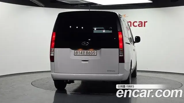 Hyundai Staria 2022 — Фото 4/20