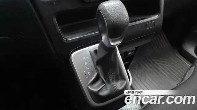 Hyundai Staria 2022 — Фото 9/20