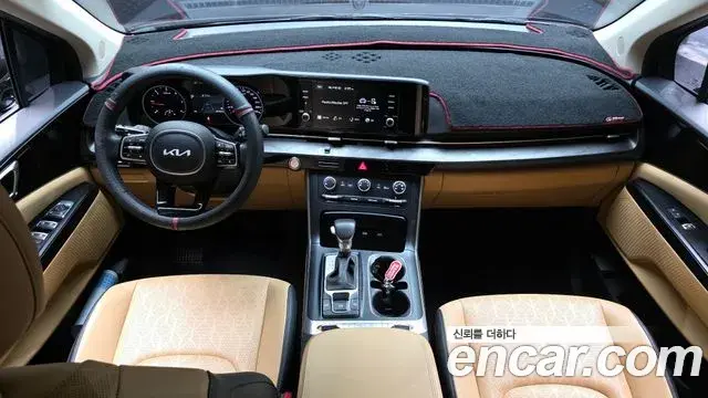 Kia Carnival 2022 — Photo 7/20