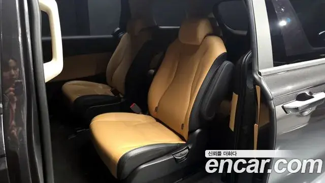 Kia Carnival 2022 — Photo 12/20