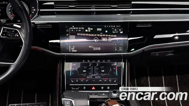 Audi A8 2021 — Фото 15/20