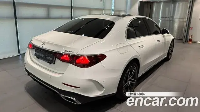 Mercedes-Benz E-Class 2025 — Фото 1/17