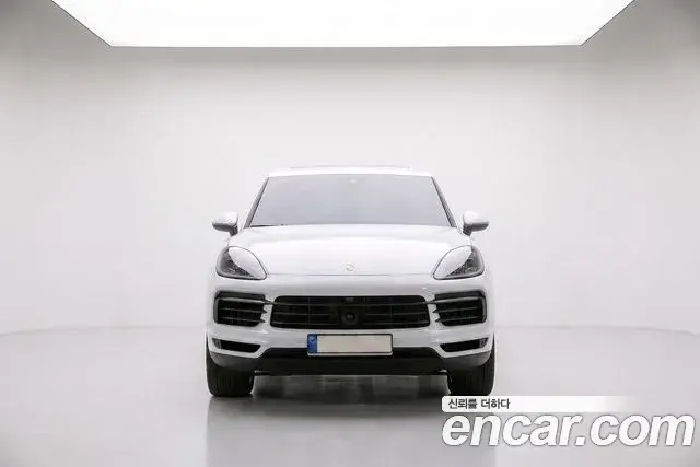 Porsche Cayenne 2021 — ფოტო 1/20