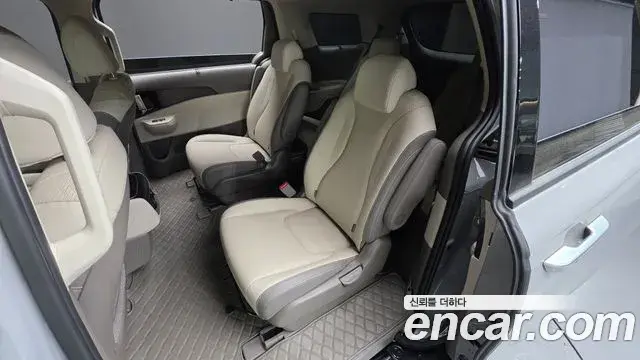 Kia Carnival 2025 — Фото 17/20