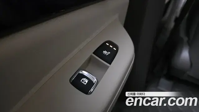 Kia Carnival 2025 — Фото 18/20