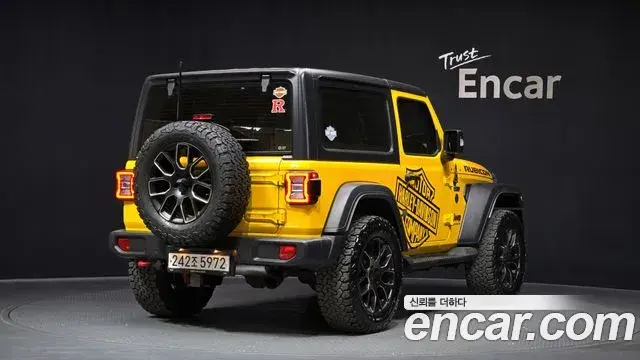 Jeep Wrangler 2020 — ფოტო 22/30