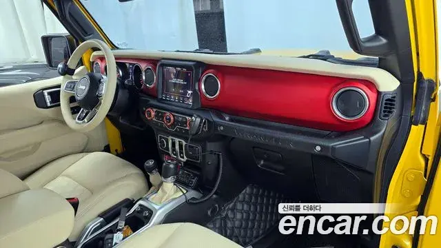 Jeep Wrangler 2020 — ფოტო 23/30