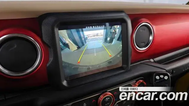 Jeep Wrangler 2020 — ფოტო 24/30