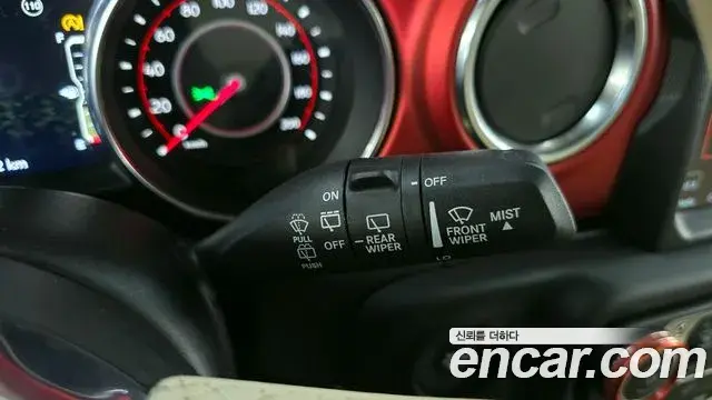 Jeep Wrangler 2020 — ფოტო 18/30