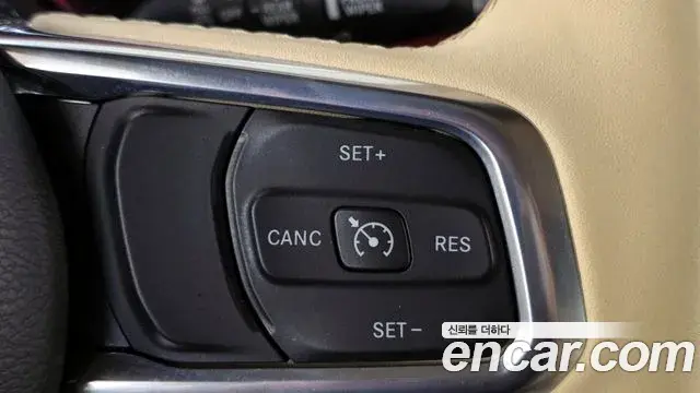 Jeep Wrangler 2020 — ფოტო 16/30