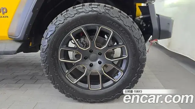 Jeep Wrangler 2020 — ფოტო 7/30