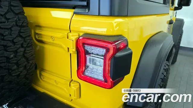 Jeep Wrangler 2020 — ფოტო 29/30