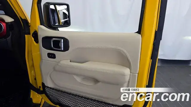 Jeep Wrangler 2020 — ფოტო 5/30