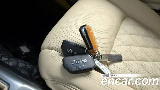 Jeep Wrangler 2020 — ფოტო 13/30