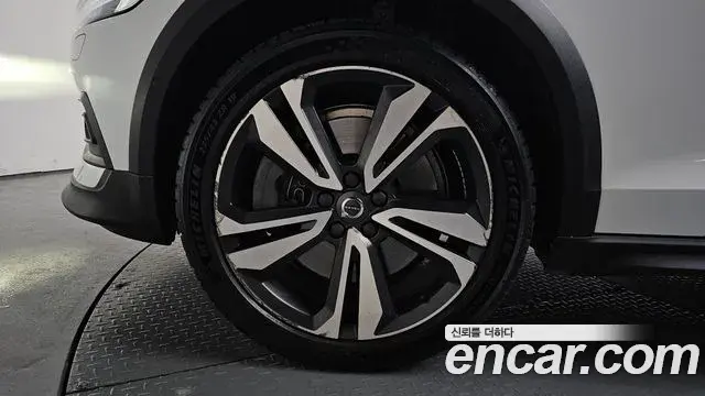 Volvo V60 Cross Country 2020 — Şəkil 5/37