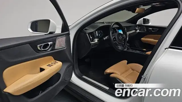Volvo V60 Cross Country 2020 — Şəkil 2/37