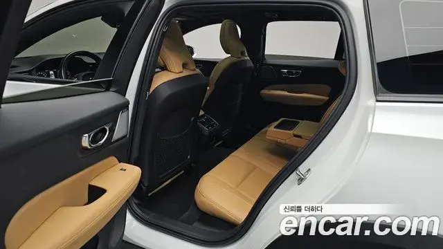 Volvo V60 Cross Country 2020 — Şəkil 26/37