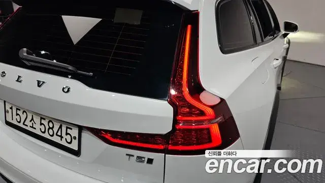 Volvo V60 Cross Country 2020 — Şəkil 4/37