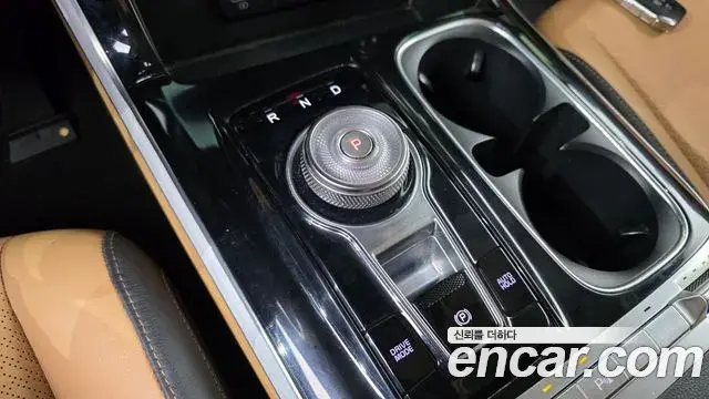 Kia Carnival 2022 — Фото 8/20