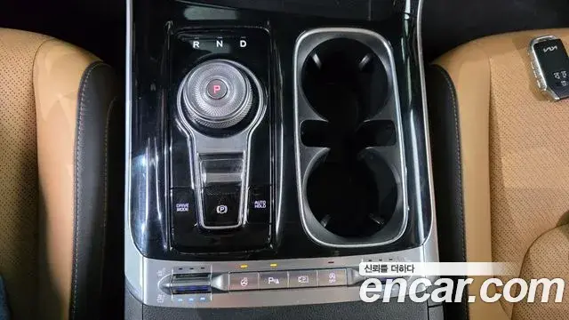 Kia Carnival 2022 — Фото 17/20
