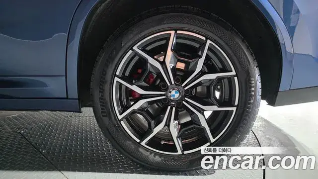 BMW X4 2022 — ფოტო 19/20