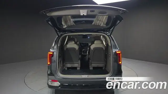 Kia Carnival 2021 — Şəkil 15/20