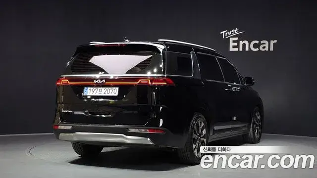 Kia Carnival 2023 — Фото 2/20