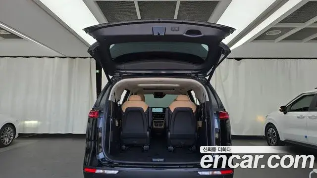 Kia Carnival 2023 — Фото 20/20