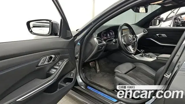 BMW 3 Series 2021 — Şəkil 17/20