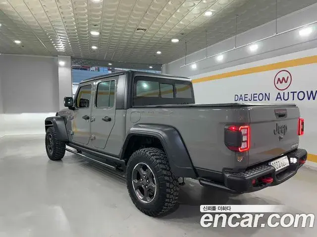 Jeep Gladiator 2021 — Şəkil 12/20