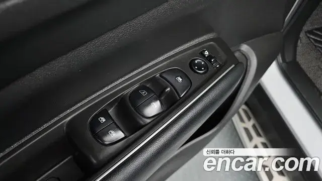 Renault Samsung QM6 2018 — ფოტო 31/36