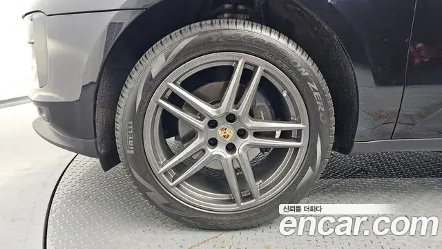 Porsche Macan 2019 — Şəkil 8/32