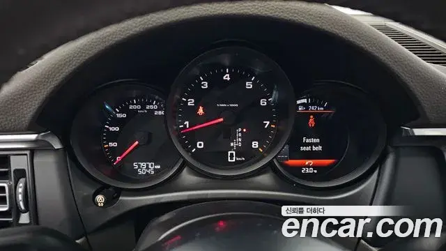 Porsche Macan 2019 — Şəkil 14/32