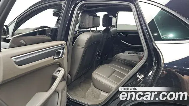 Porsche Macan 2019 — Şəkil 17/32