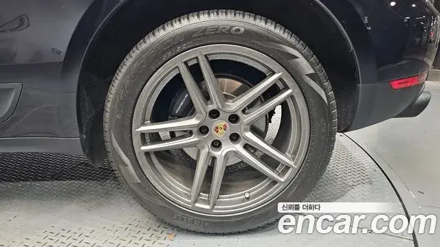 Porsche Macan 2019 — Şəkil 6/32