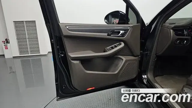 Porsche Macan 2019 — Şəkil 18/32