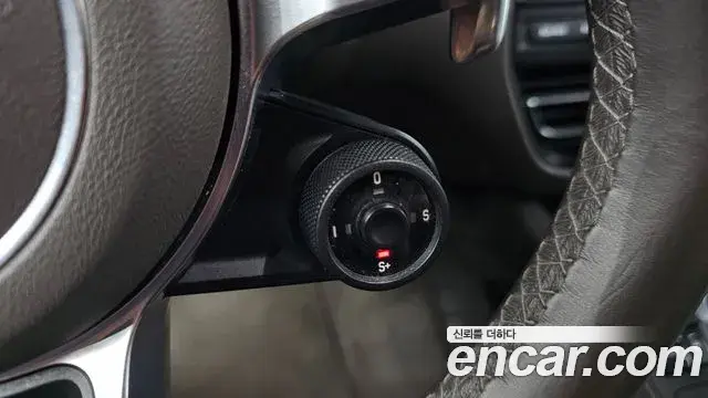 Porsche Macan 2019 — Şəkil 32/32