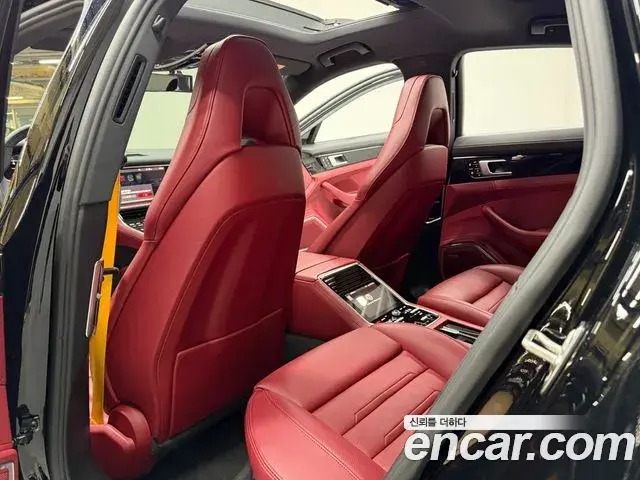 Porsche Panamera 2021 — Photo 6/20