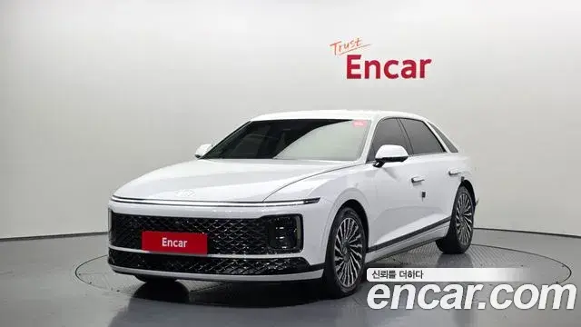 Hyundai Grandeur Hybrid 2023 — Photo 22/37