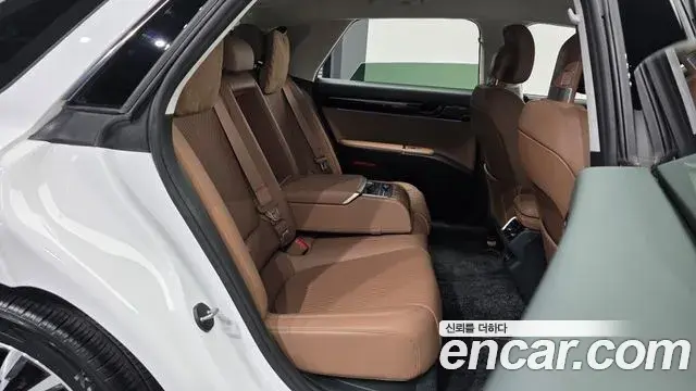 Hyundai Grandeur Hybrid 2023 — Photo 34/37