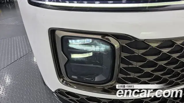 Hyundai Grandeur Hybrid 2023 — Photo 32/37