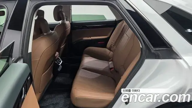 Hyundai Grandeur Hybrid 2023 — Photo 35/37