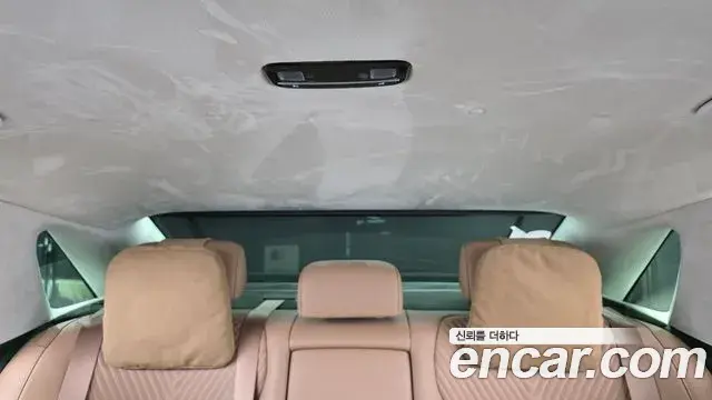 Hyundai Grandeur Hybrid 2023 — Photo 30/37