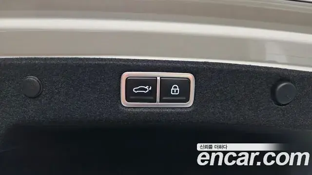 Hyundai Grandeur Hybrid 2023 — Photo 4/37