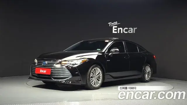 Toyota Avalon 2018 — Photo 1/20